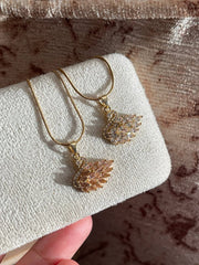 Swan Sparkle Necklace |سلسلة البجعة اللامعة